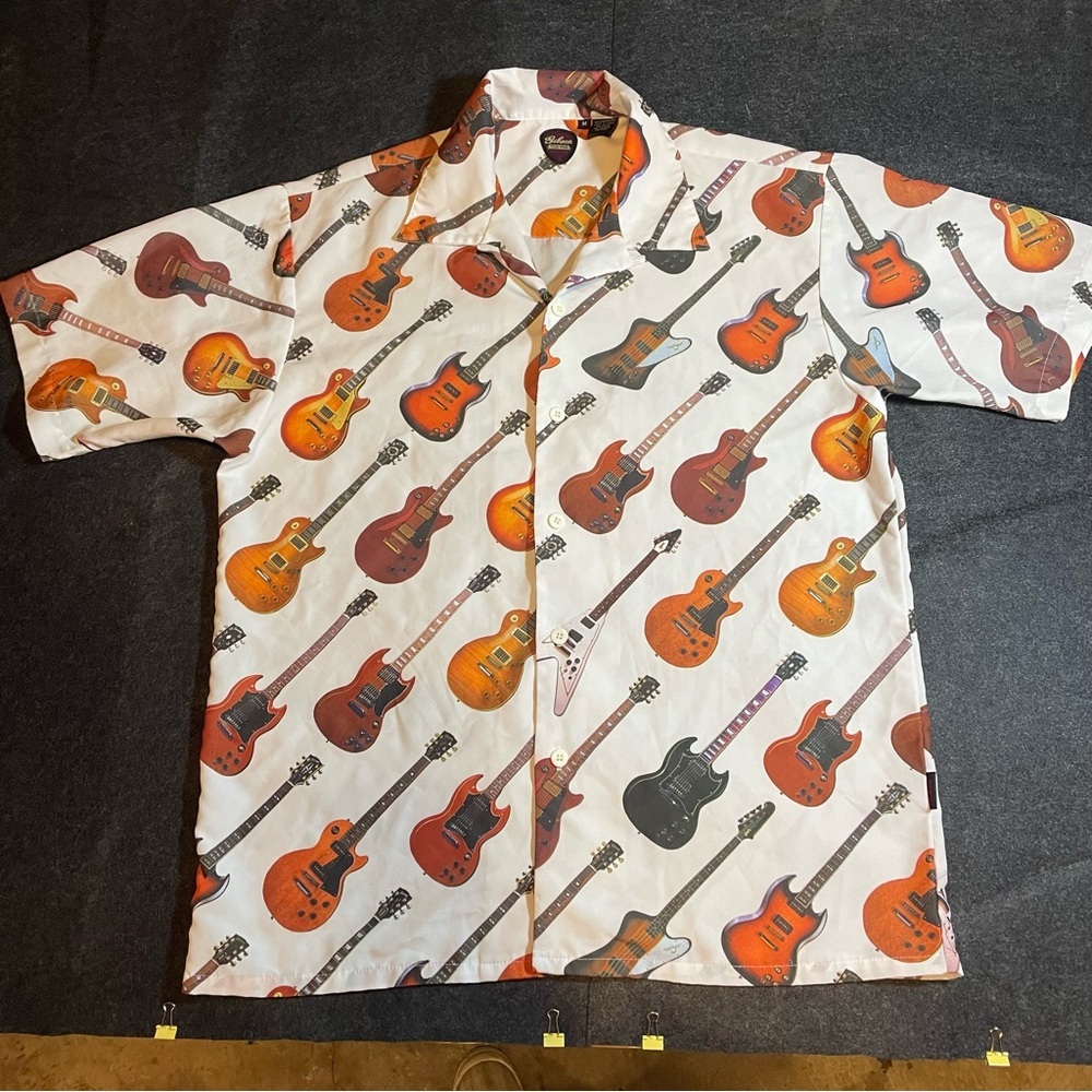 Gibson Guitar Tour Shirt Men’s Size Medium. Button up. Classic. Music.